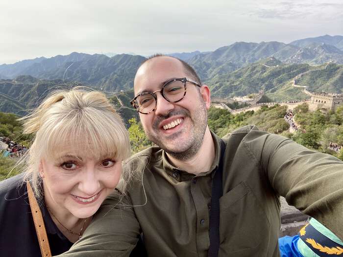 Zarino and Julijana at the top of the Great Wall of China